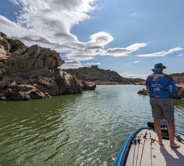 Il lago Coghinas a Tula, grandi spazi per dedicarsi al turismo attivo